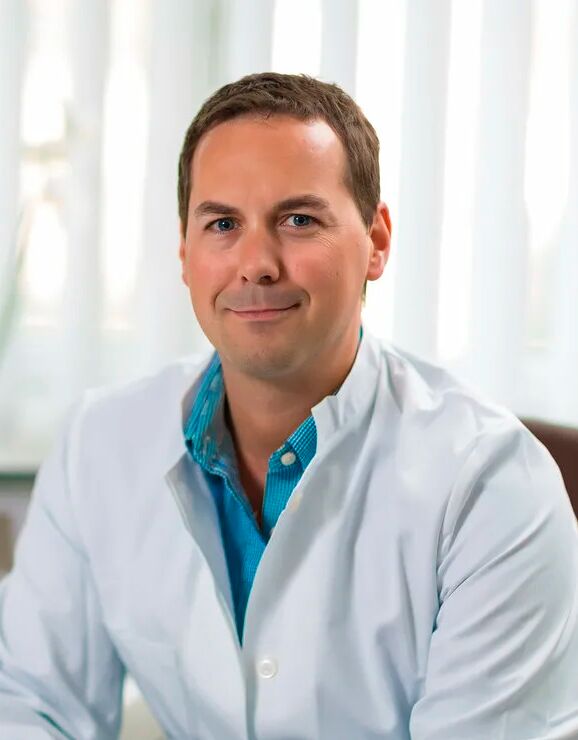 Arzt Rheumatologe Florian Feiertag